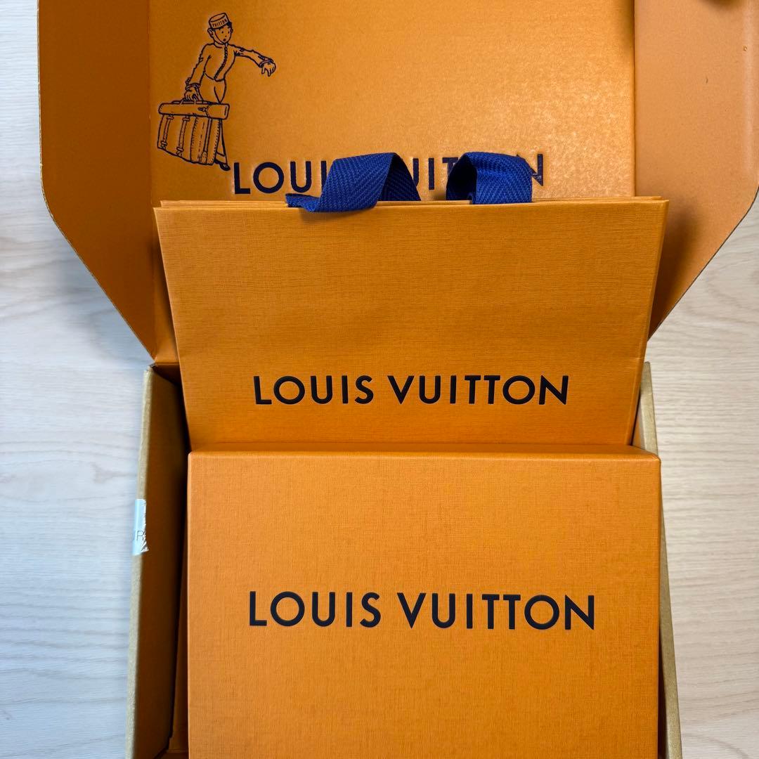 LOUIS VUITTON 手帳型 iPhoneケース