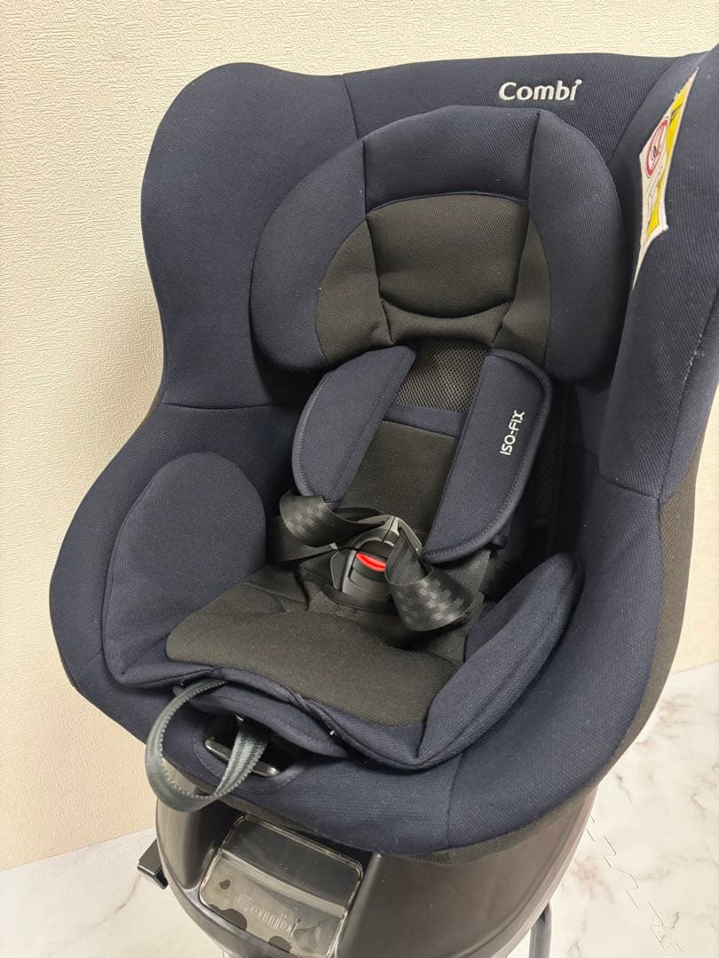 美品　ネセルターンリミテッドISOFIX 回転式　チャイルドシート　紺色