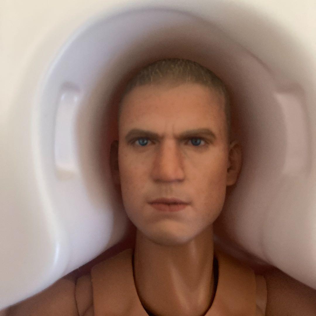 プリズンブレイク　マイケル•スコフィールド風　ホットトイズ　素体