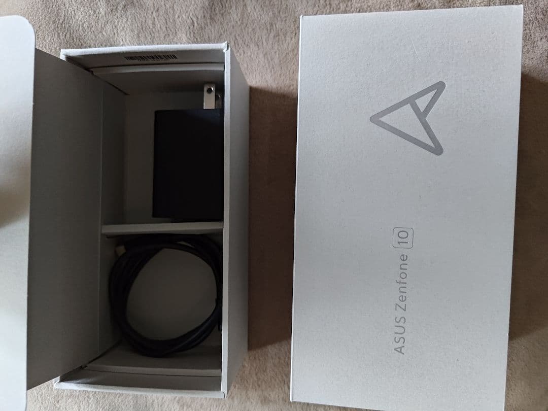 ASUS Zenfone 10 本体　付属品有