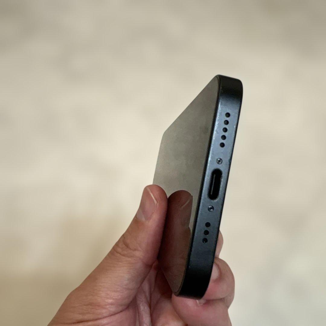 Apple iPhone 16eブラック 本体