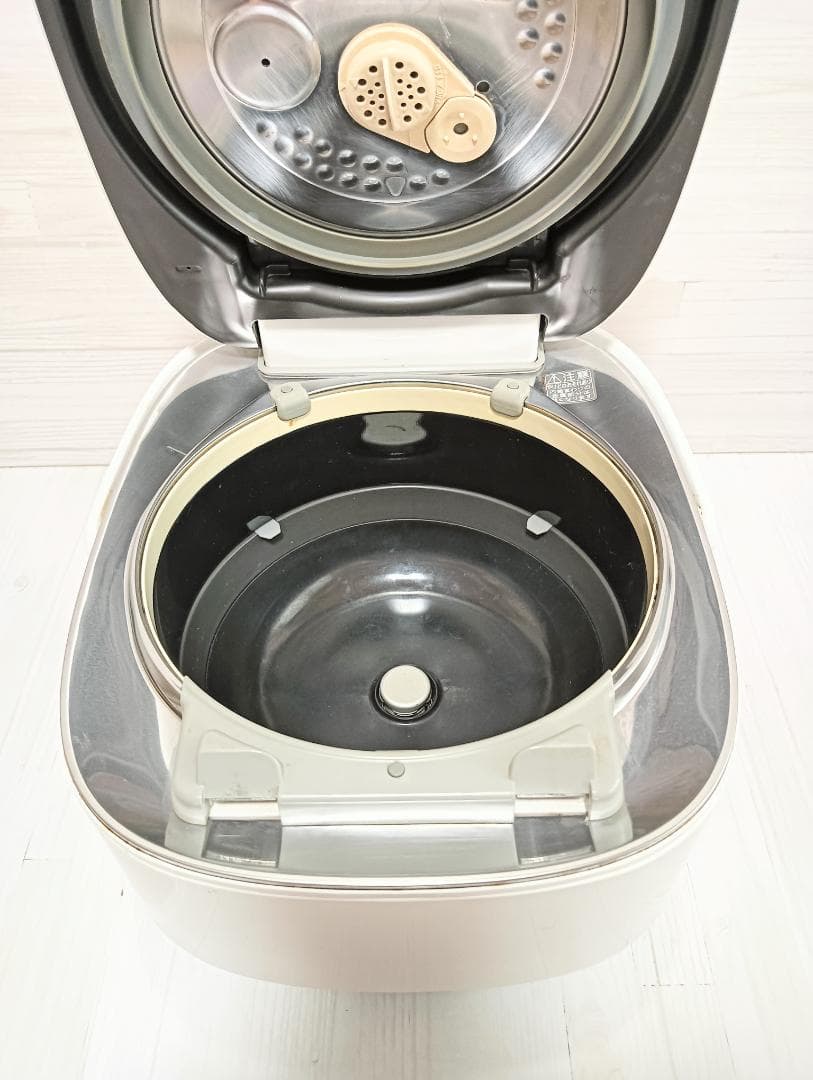 【送料込み 美品】TOSHIBA RC-10WSM 炊飯器 銅釜付き ホワイト