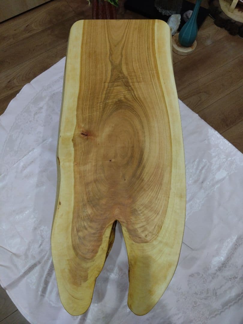 桜の木のローテーブル⑭　値下げ❕桜の模様が綺麗な耳付テーブル　リビング、ソファー