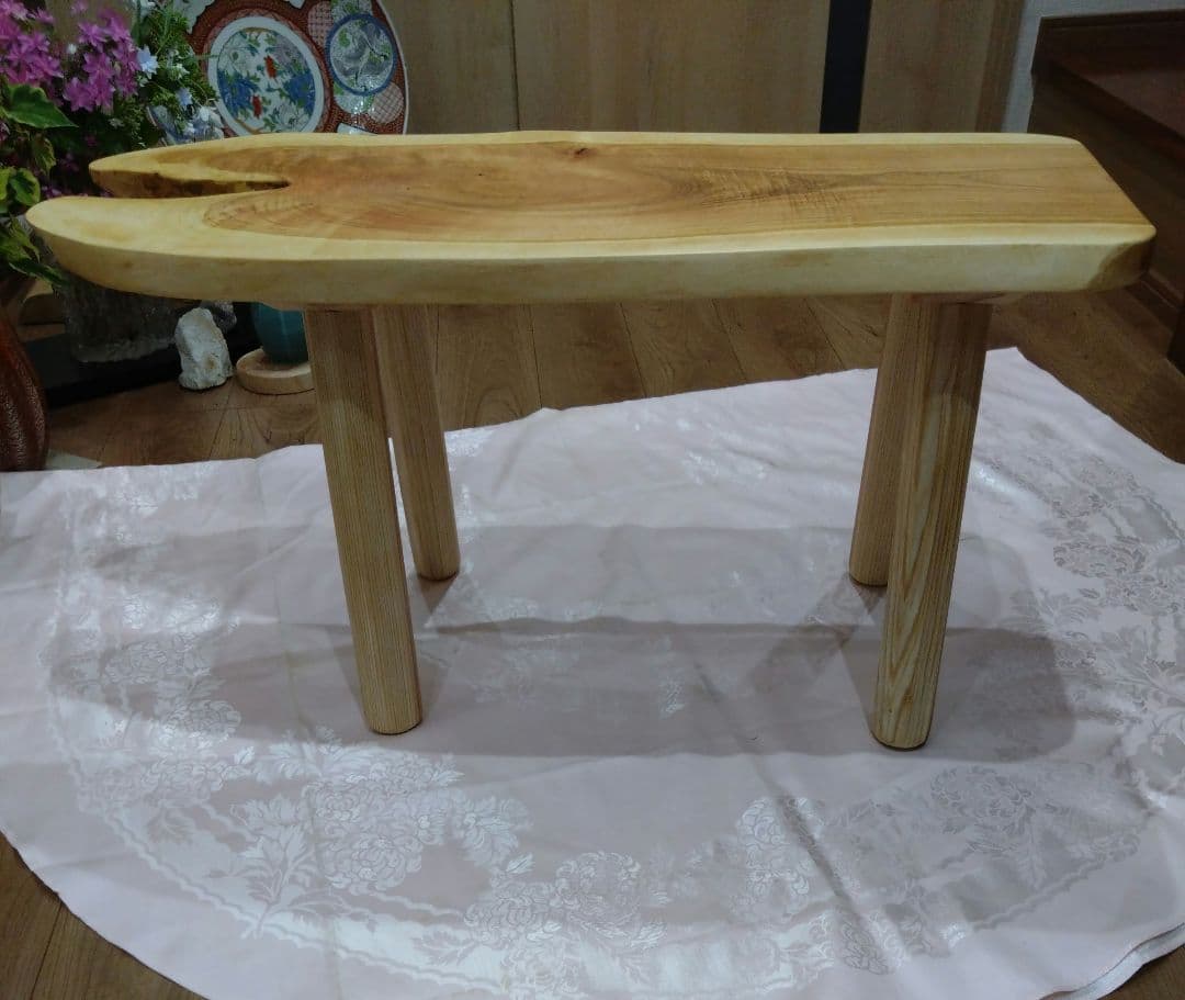 桜の木のローテーブル⑭　値下げ❕桜の模様が綺麗な耳付テーブル　リビング、ソファー