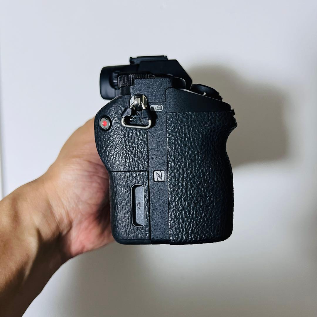 気まぐれ値引き）SONY α7ⅱ［￼純正バッテリー2個付き］