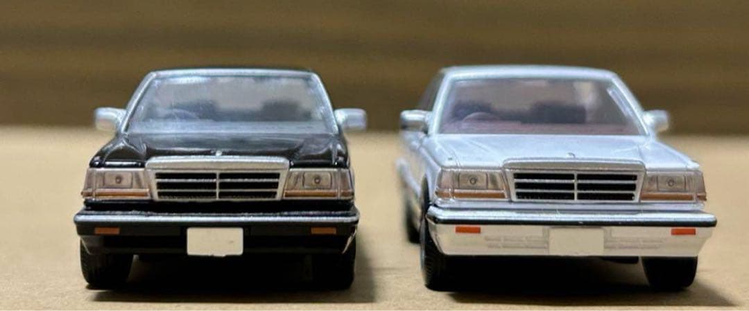 トミカリミテッドヴィンテージネオ ニッサン グロリア V30ターボ 2台セット