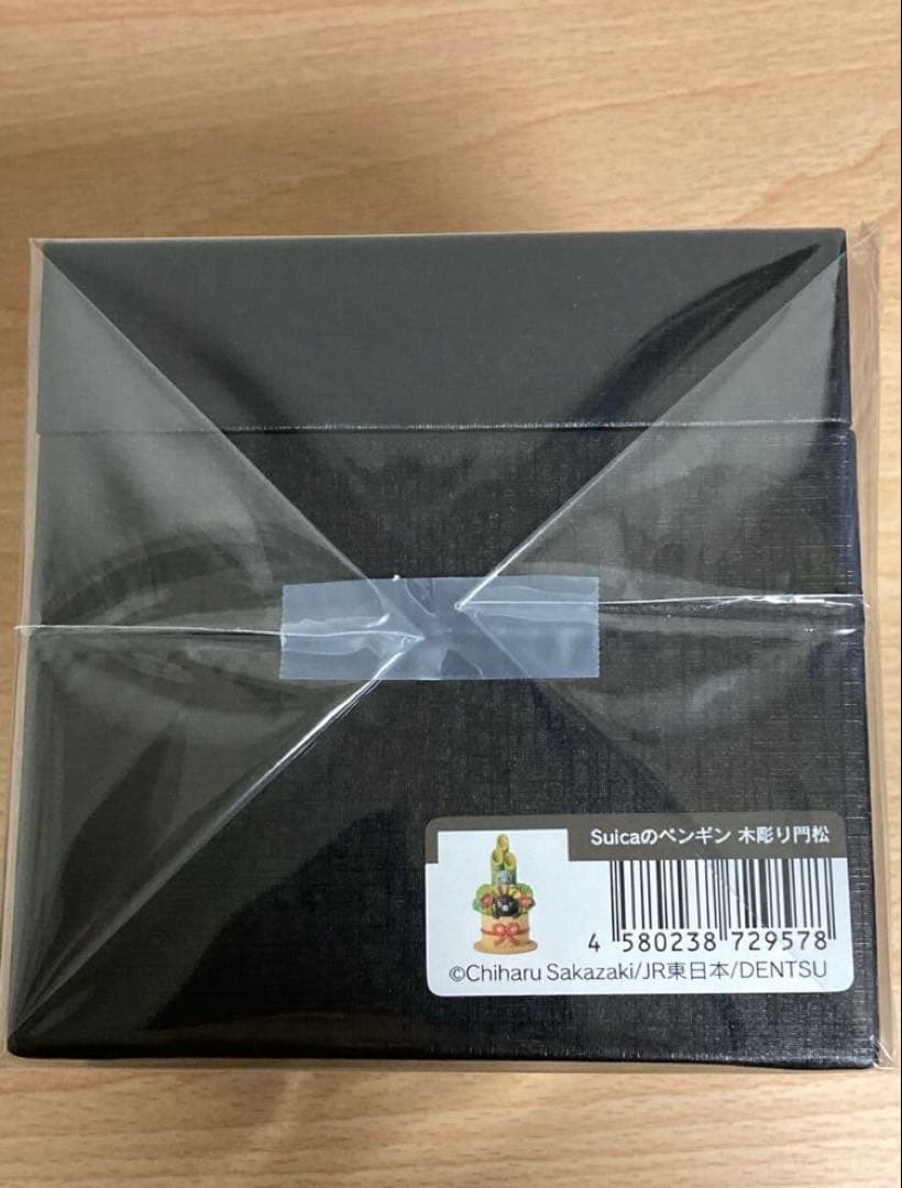 Suicaのペンギン 木彫りの門松 & 招きSuicaのペンギン（笑門来福）