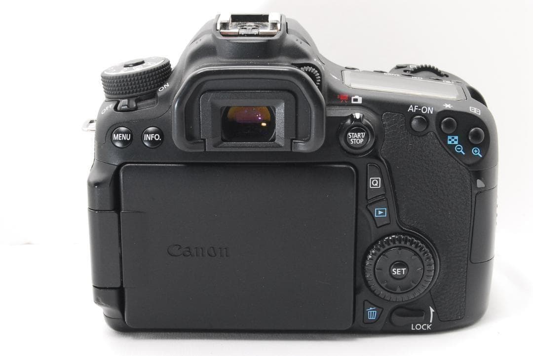 Canon EOS 70D スマホ転送機能搭載！ 近～中望遠レンズ付き♪