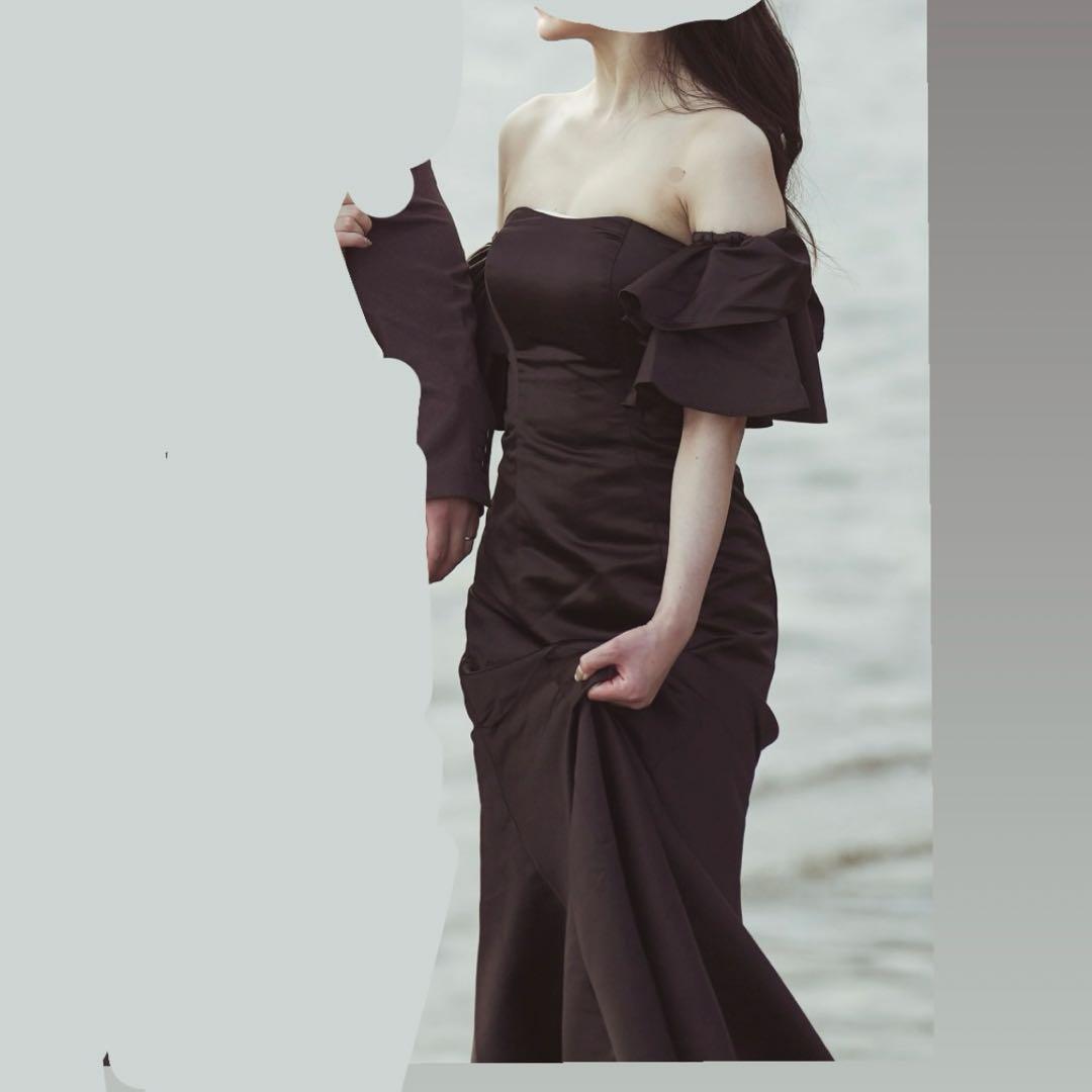 週末値下げ!! 黒のオフショルダー　イブニングドレス