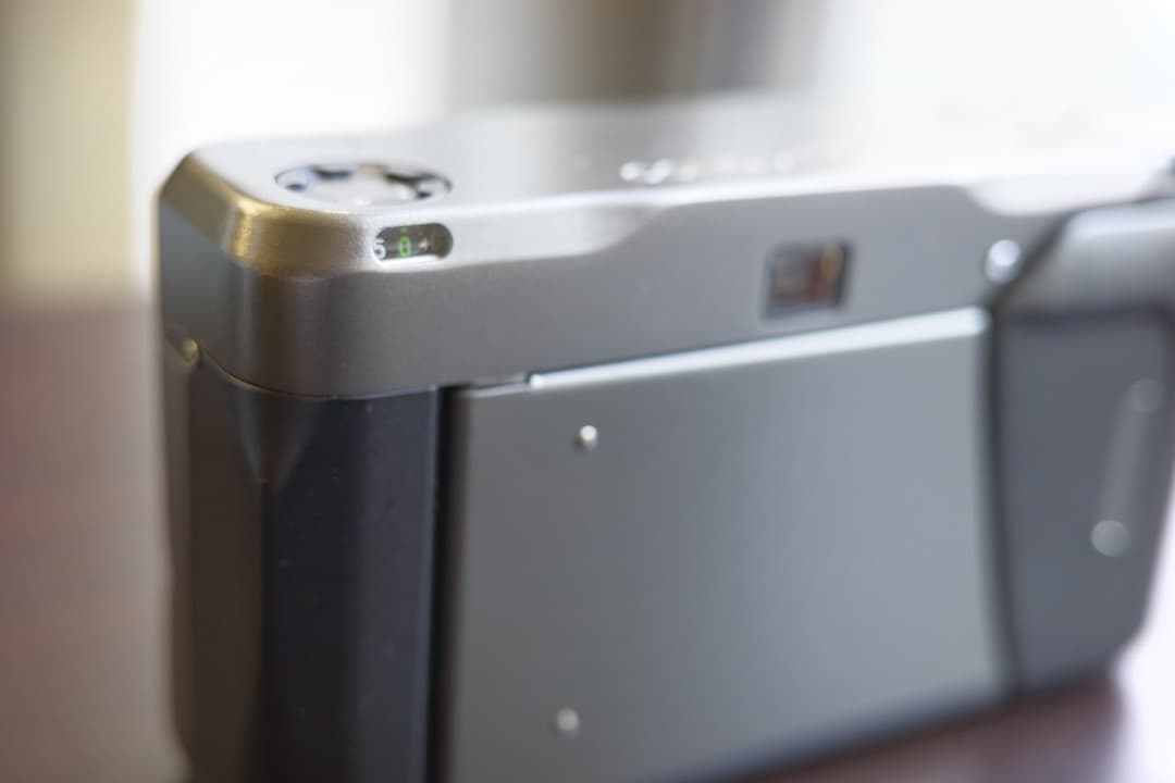 コンタックス CONTAX T2 チタンブラック 実働美品〜良品 フィルム付