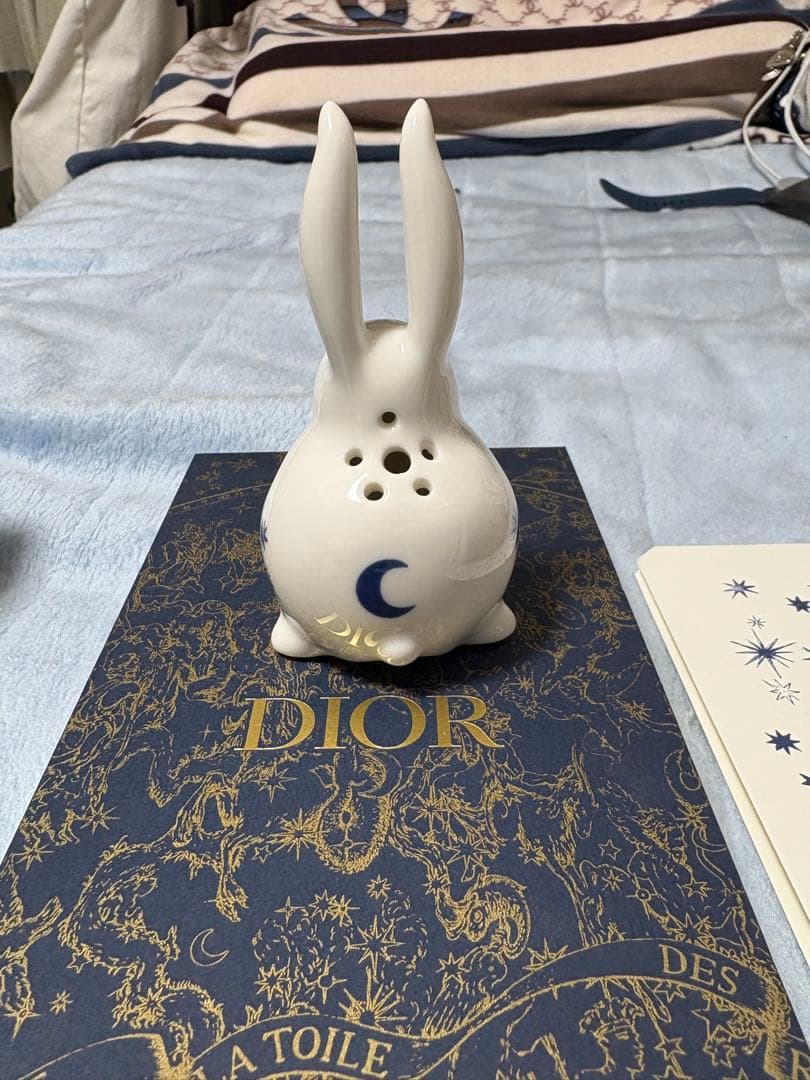 Dior 星柄ウサギの置物 陶器 お香