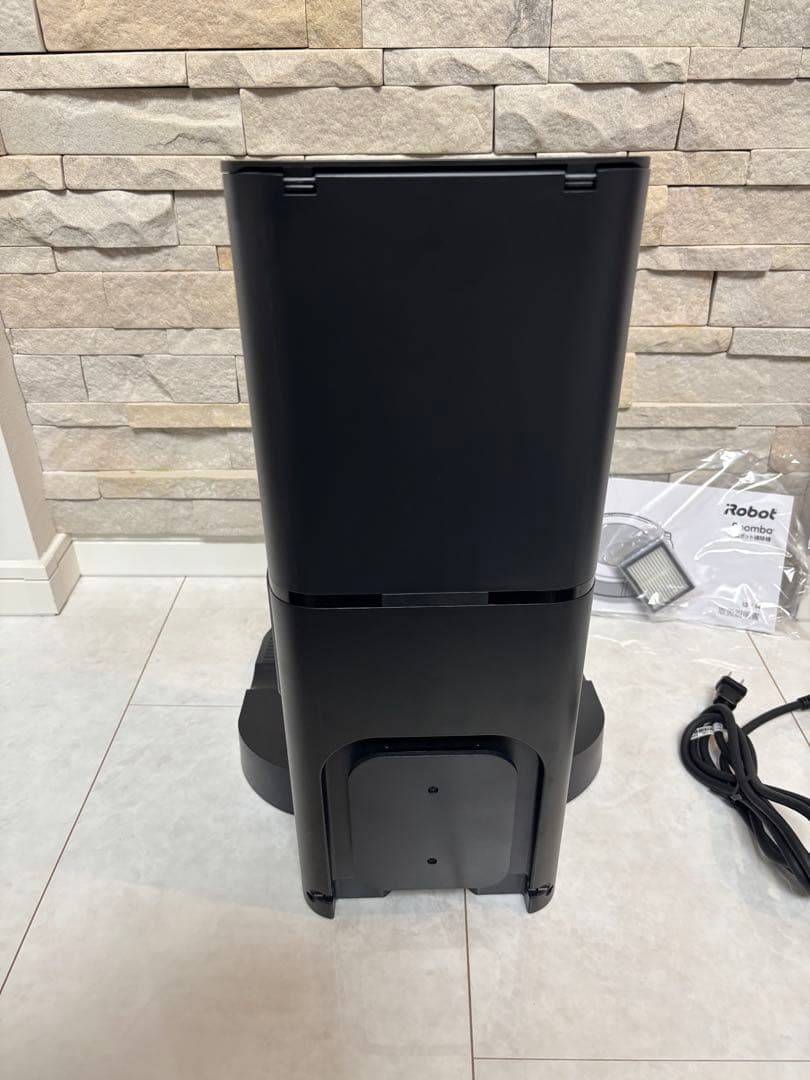 【美品】iRobot ルンバ i3+ ベース付　お掃除ロボット