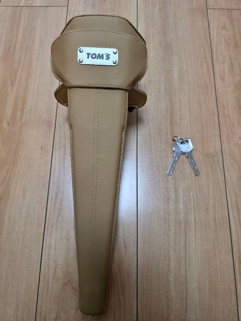 TOM'S ステアリングロック ベージュ 鍵付き