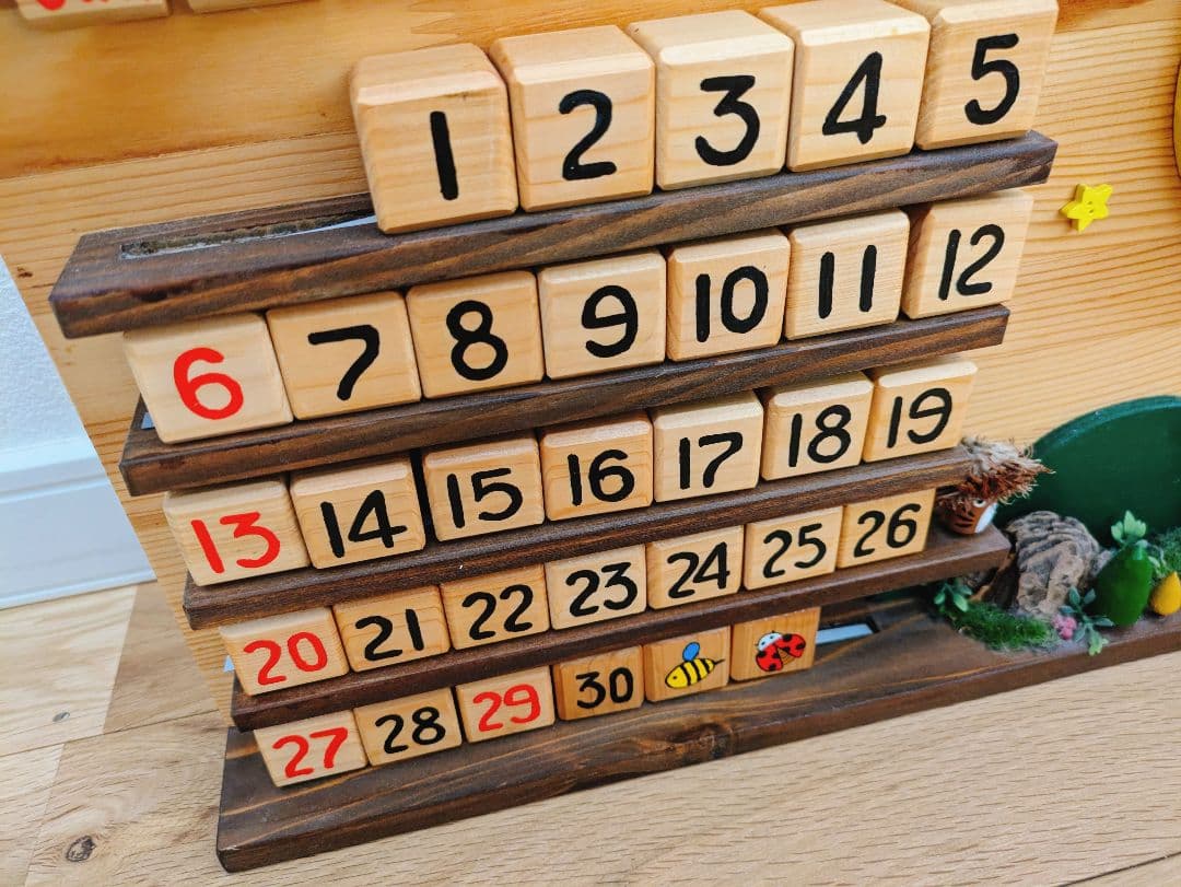 【希少品】ジブリ となりのトトロ 万年カレンダー付き 置時計 掛け時計 木製