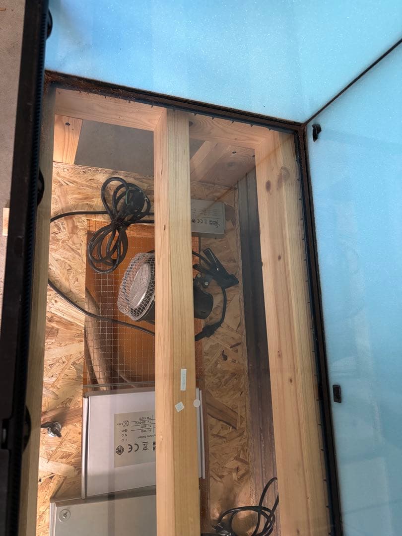 引き取りのみ　グラステラリウム9060