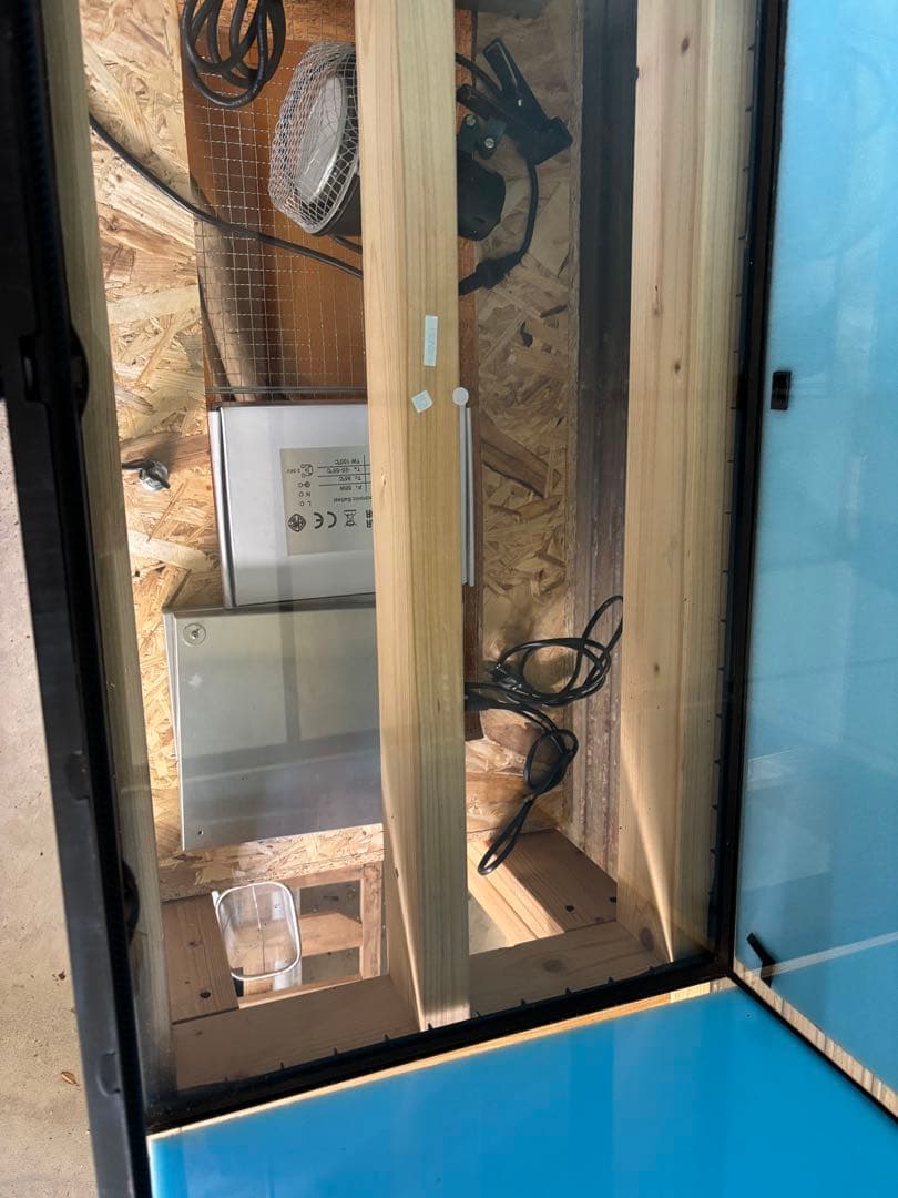 引き取りのみ　グラステラリウム9060