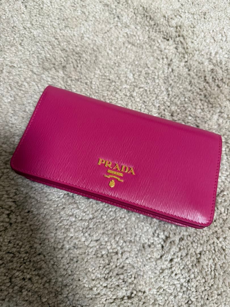 PRADA エピレザー パーティーバッグ ピンク