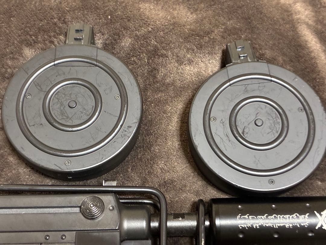 【最終値下】東京マルイ vz61スコーピオン リポ化カスタム済み ドラマガ付2丁