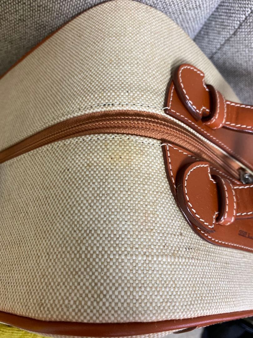 フェラーリロゴ入りバッグ