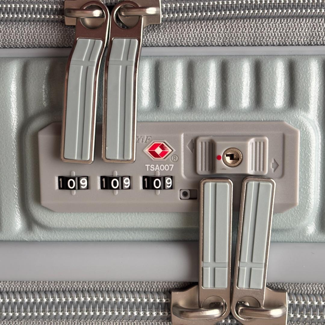 未使用 イノベーター スーツケース 機内持ち込み INV50 ペールブルー