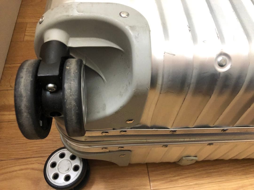 RIMOWA リモワ　4輪　スーツケース　93277 シルバー
