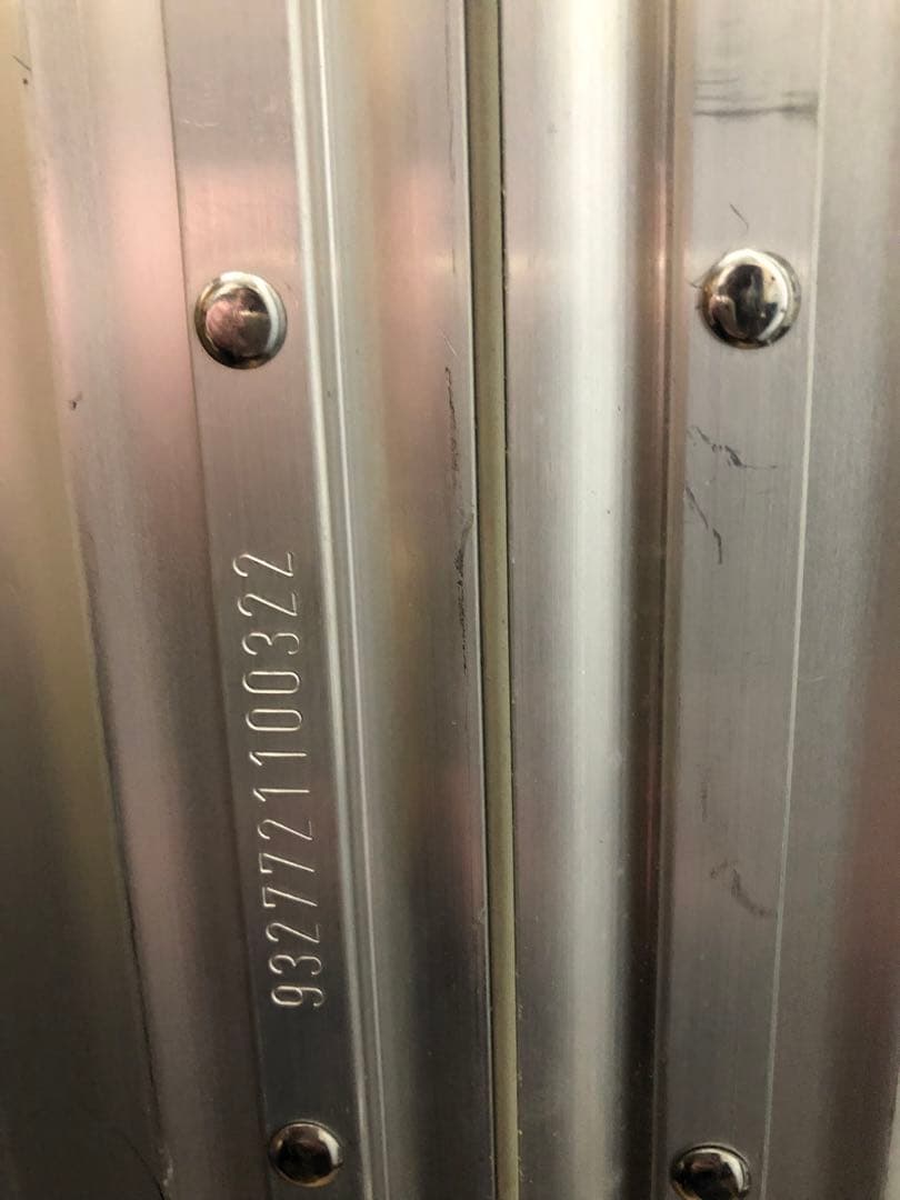 RIMOWA リモワ　4輪　スーツケース　93277 シルバー