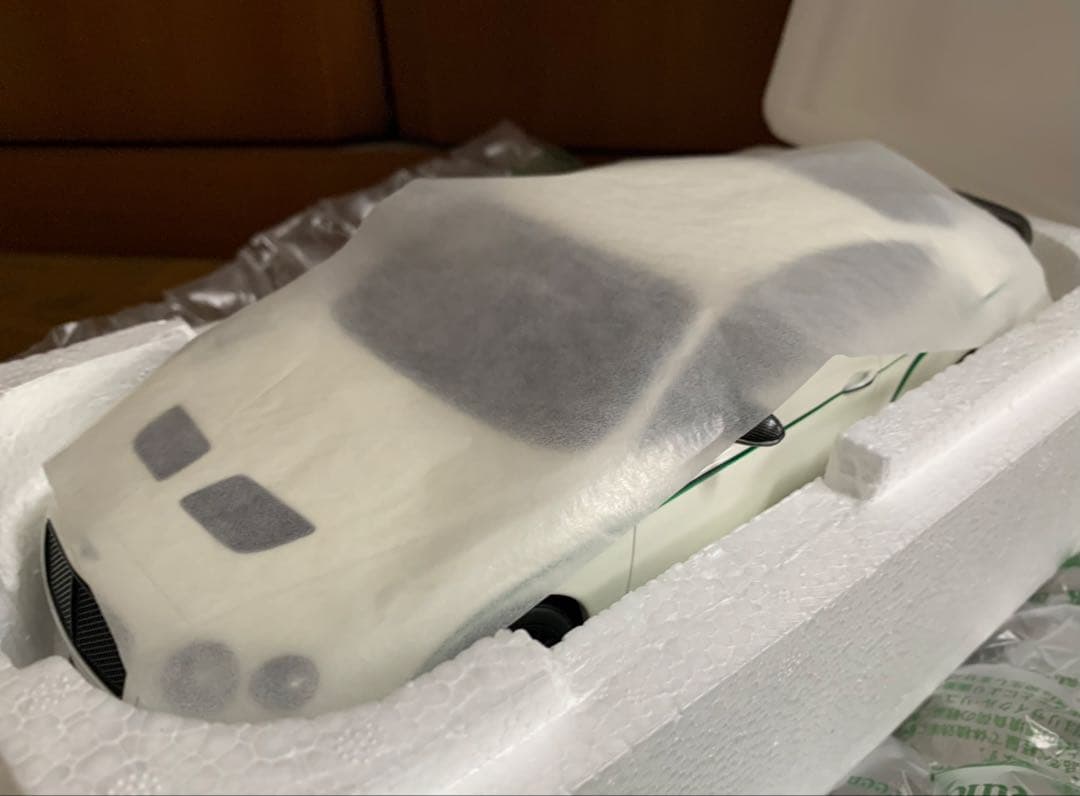 1/18 Bentley Continental GT3-R ホワイト