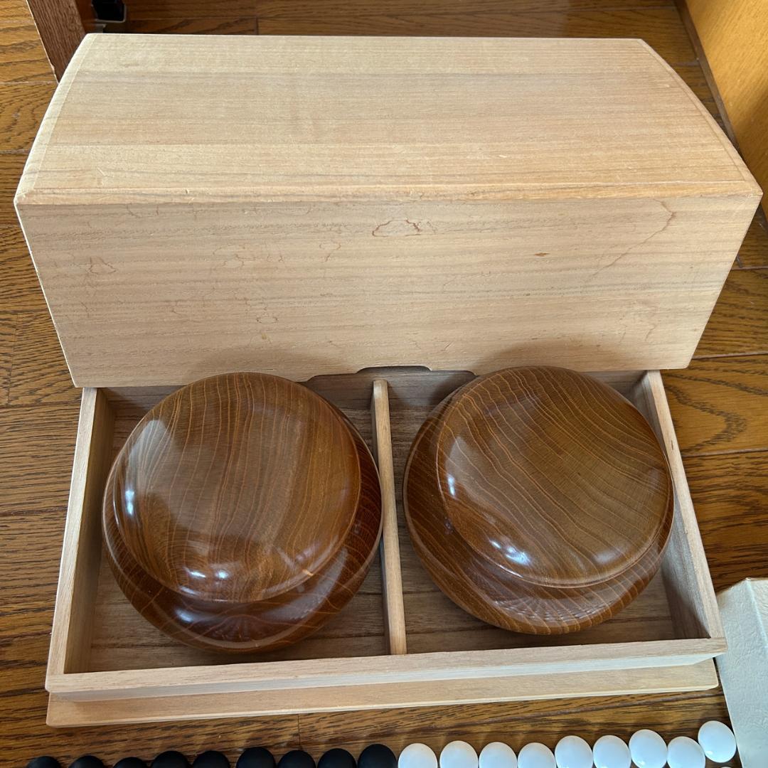 本榧碁盤 碁石＜本蛤白／本那智黒＞ 碁笥＜本桑＞