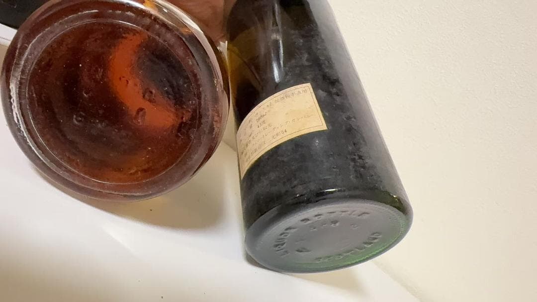 スコッチウイスキー２本セット　デュワーズ ホワイトラベル　フィンドレイター