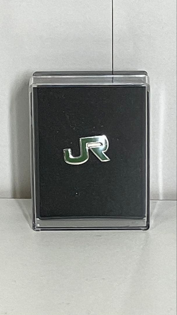 【新品】　JR 東日本　襟章　ネジタイプ　ピンバッジ 専用ケース付き