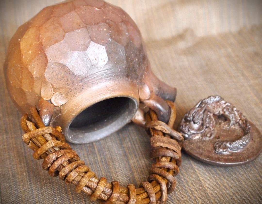 新品★竹内靖之【師：山本陶秀】★★備前龍摘み籐手付き面取り土瓶