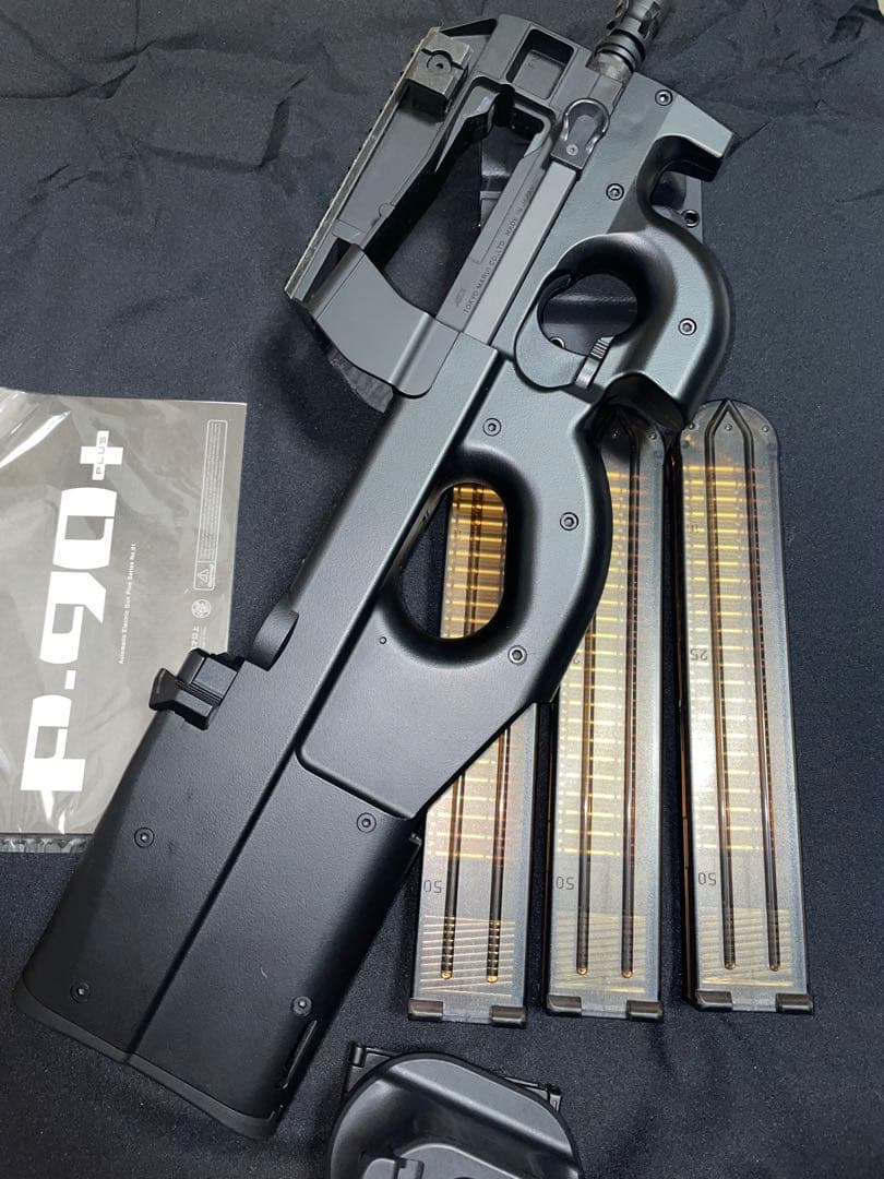 東京マルイ電動ガン P90+(P90プラス) LayLax ホルスター・マガジン
