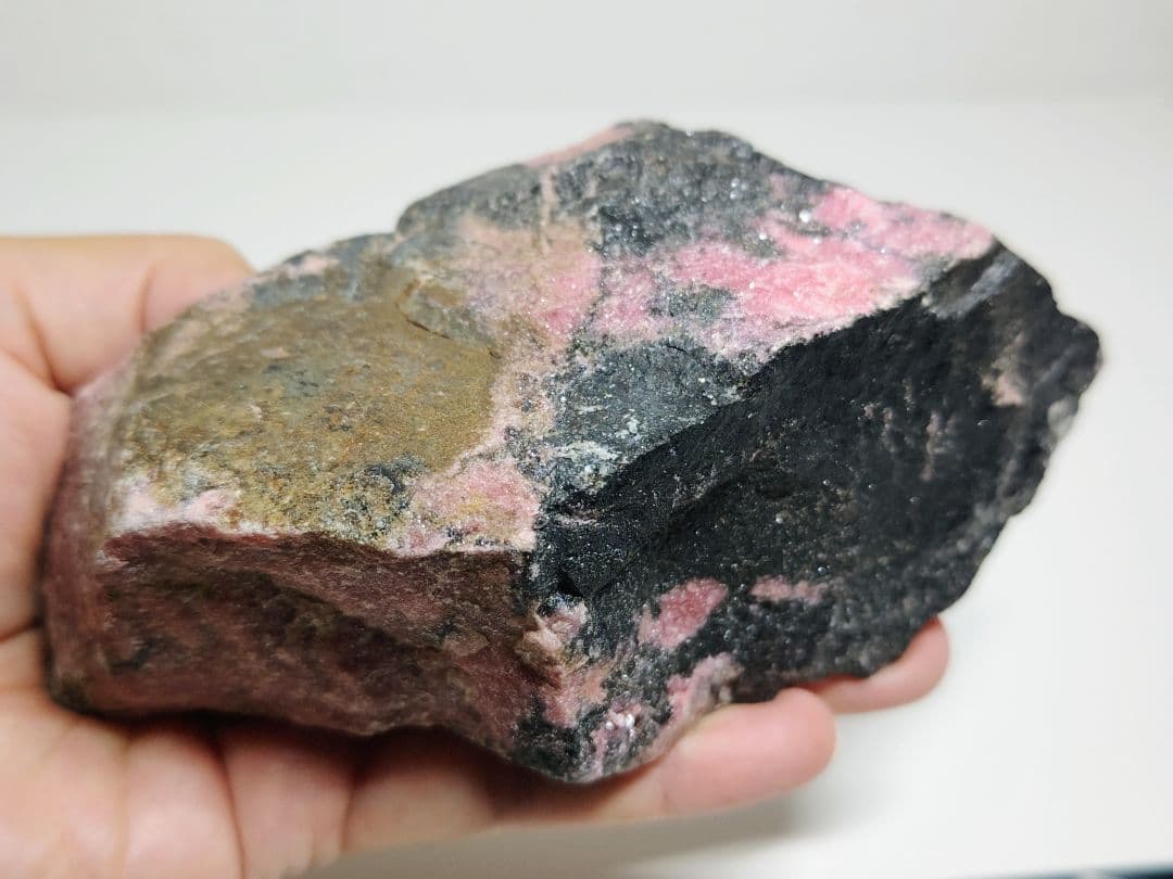 ロードナイト 786g バラ輝石 原石 鑑賞石 自然石 誕生石 鉱物 鉱石 水石