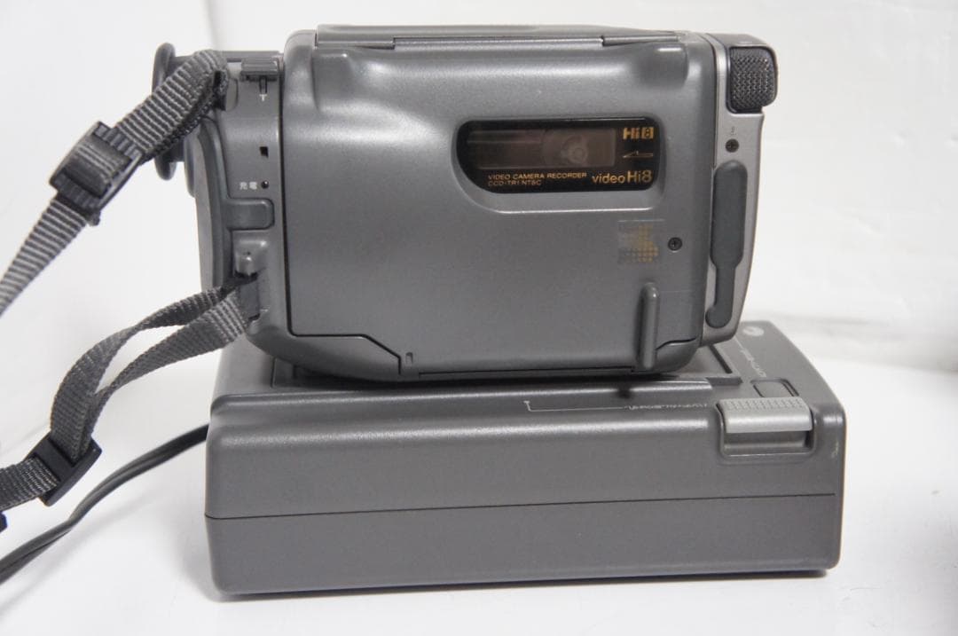 【動作美品】SONY CCD TR1 Hi8ビデオカメラ 8mm 　701