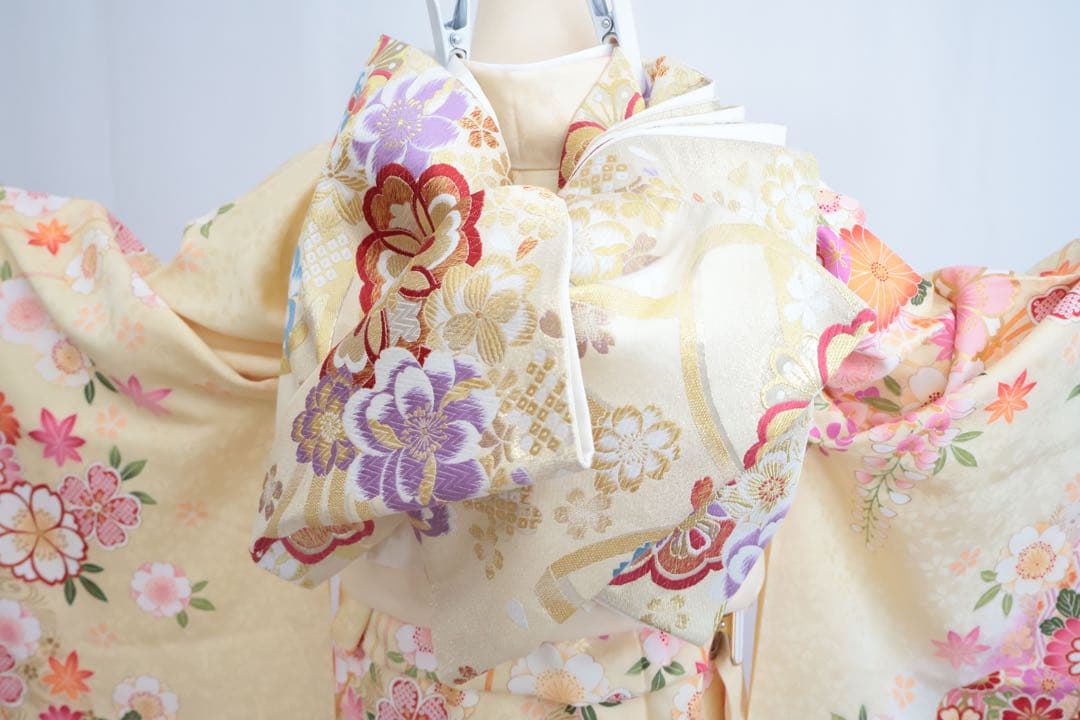 正絹　可愛らしいクリーム地の振袖セット　⑨