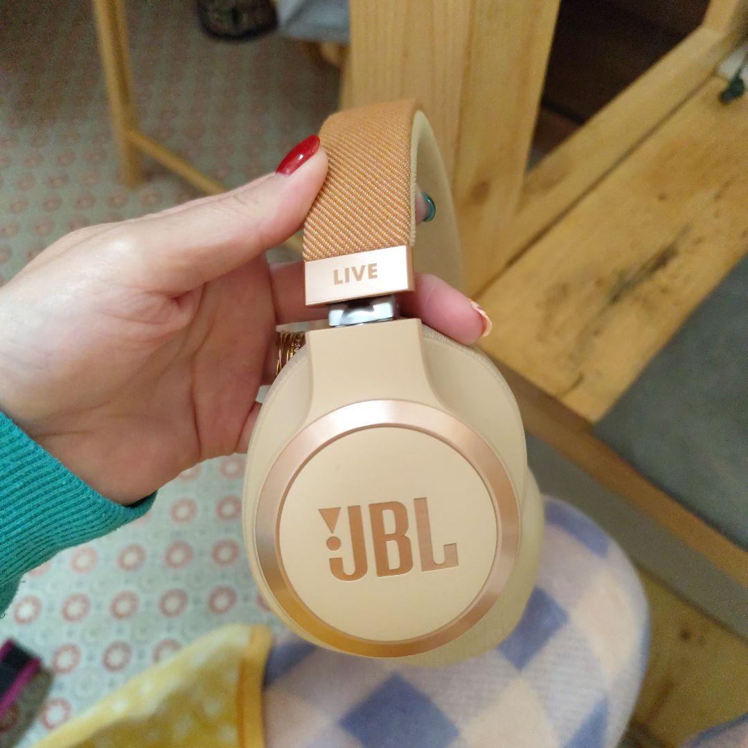 土日限定！！JBL ヘッドホン LIVE770NC サンドストーン