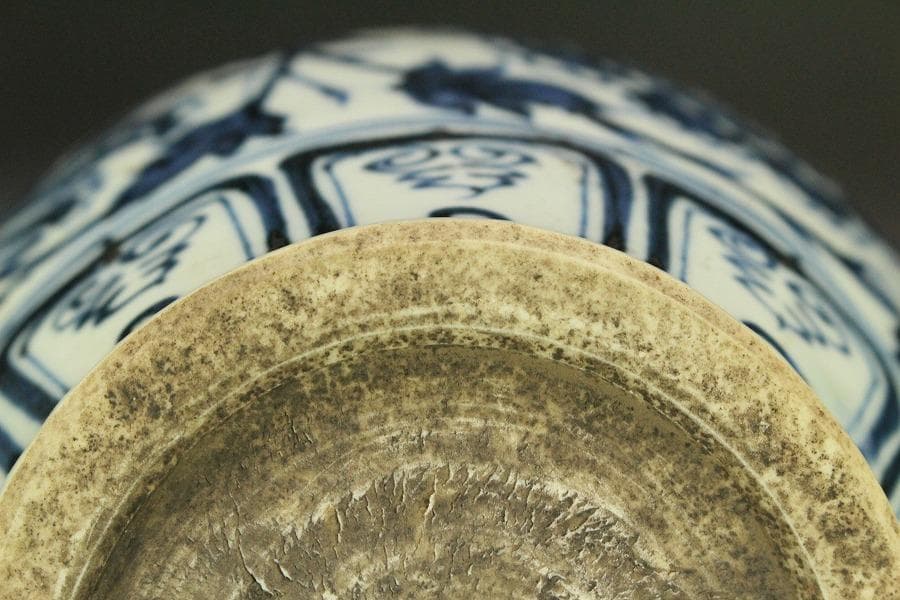 中国美術 青花 纏枝蓮花紋 獣耳 壷 高18.2cm(LC515)