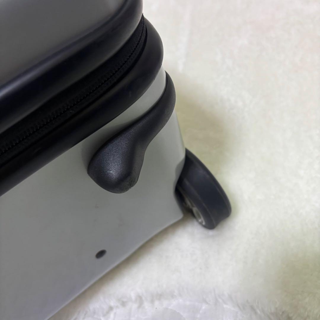 極希少TUMI キャリーケース TSAロック　ハードケース　シルバー