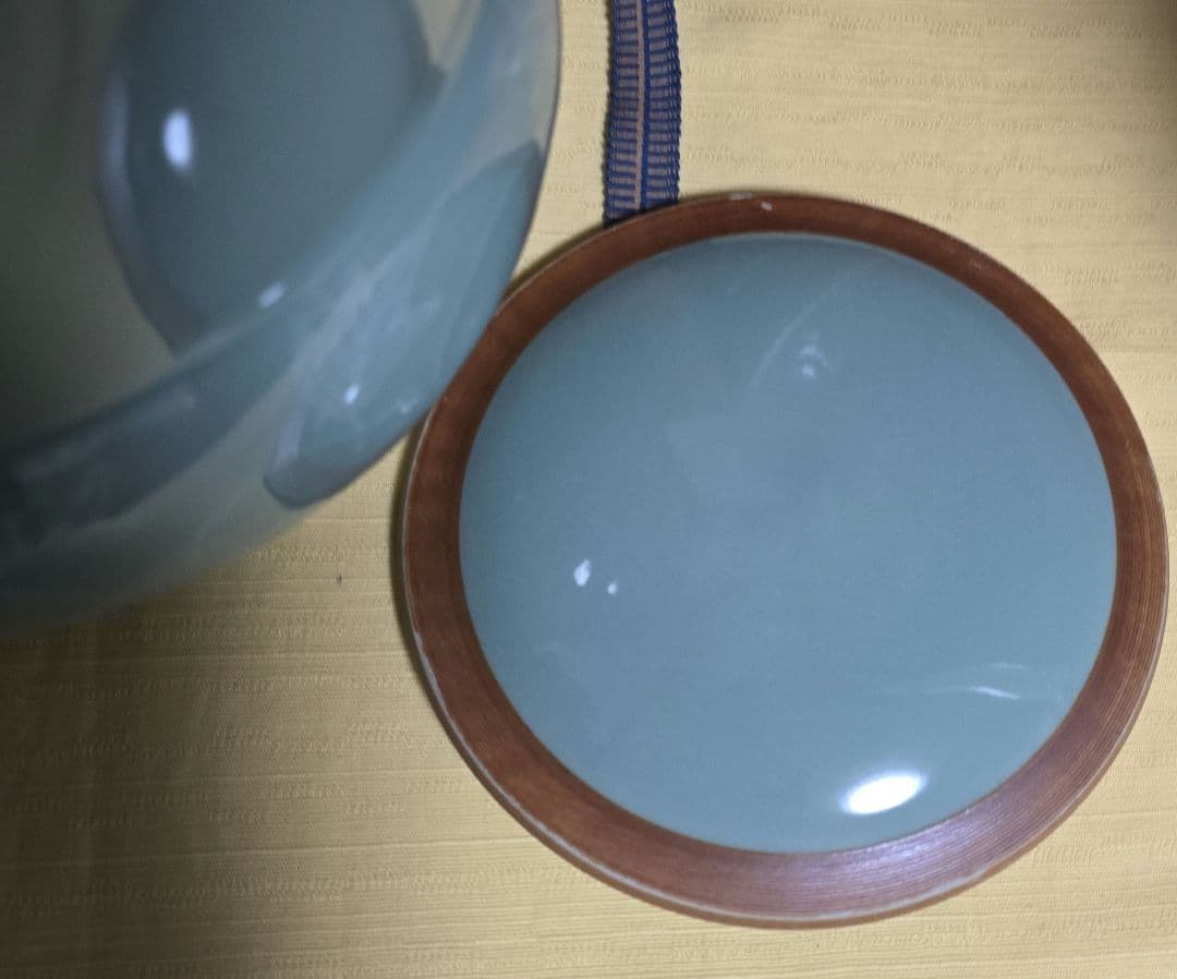 手塚玉堂造　青緑色 陶器 水差し 花模様