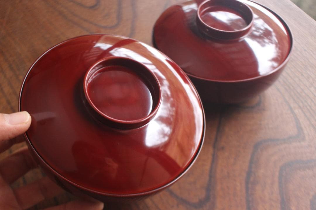 極小傷あり！極上紅溜塗にモダン松竹梅蒔絵のお椀2点（検輪島塗京塗蒔絵椀雑煮椀