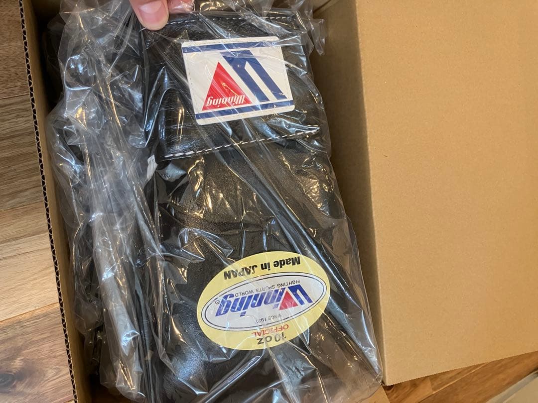 Winning ボクシンググローブ 10oz ブラック　紐式