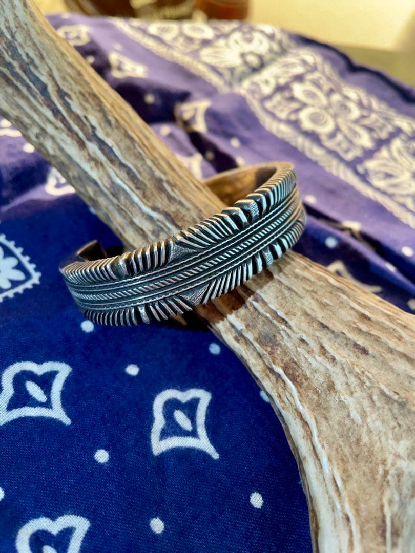 ロンべドニー バングル