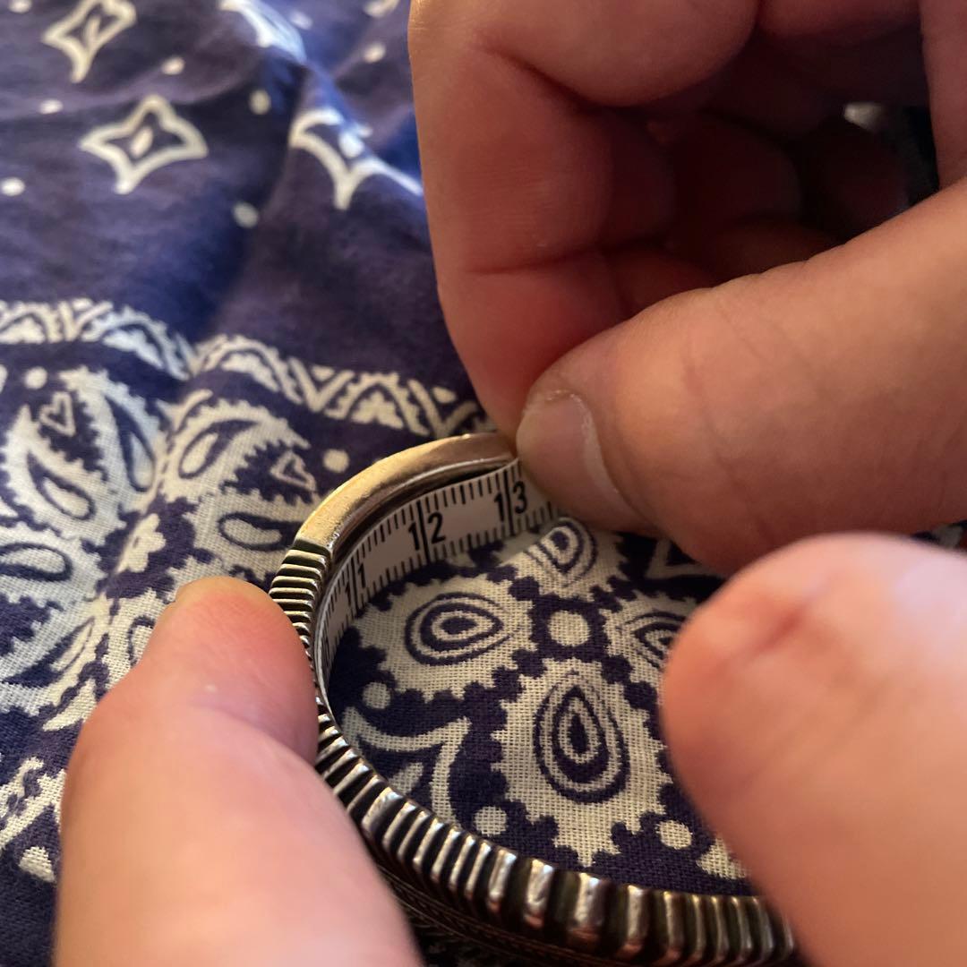 ロンべドニー バングル