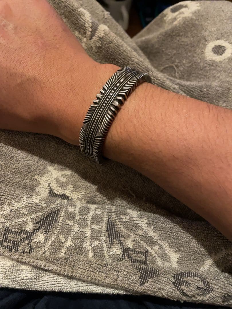 ロンべドニー バングル