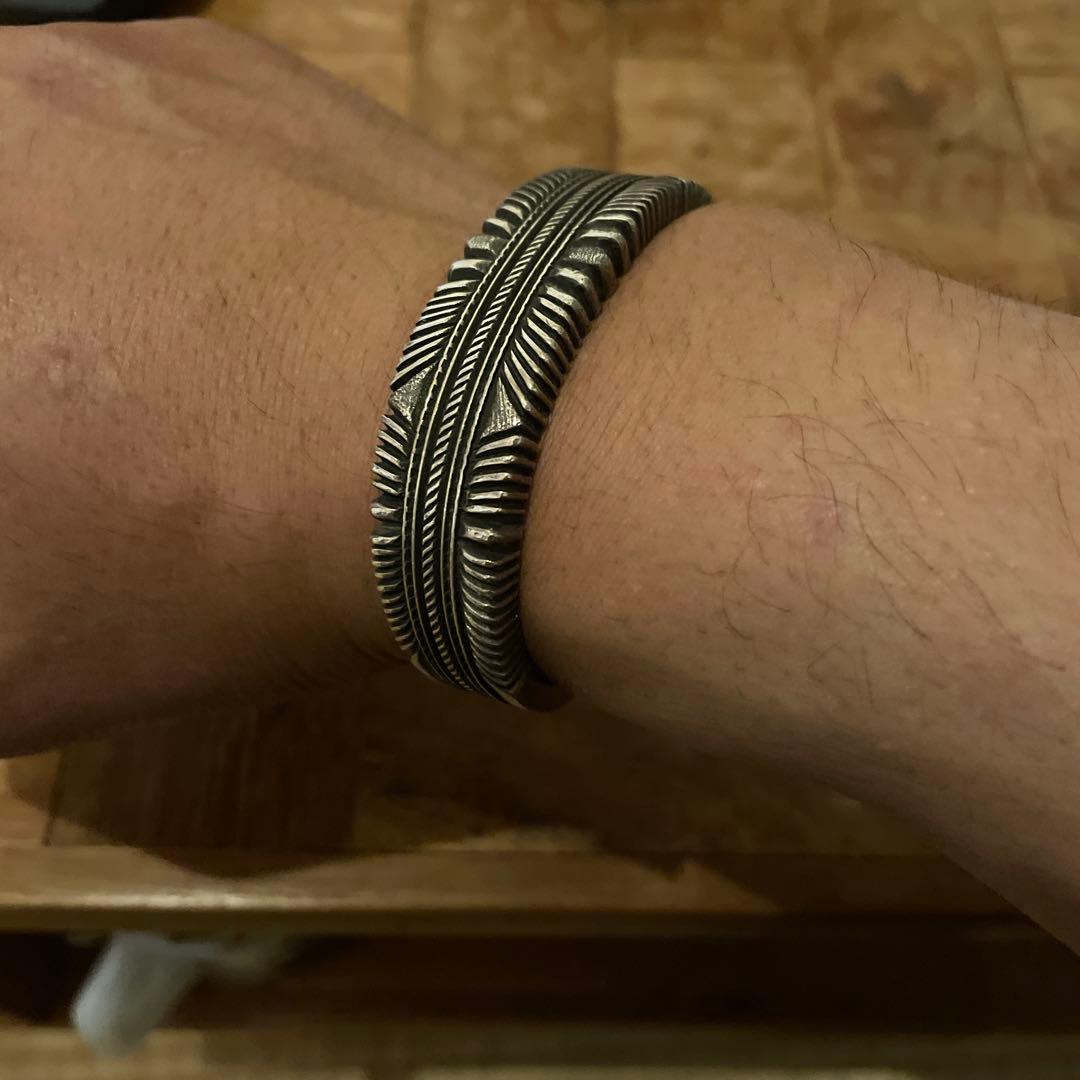 ロンべドニー バングル