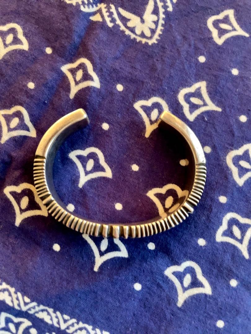 ロンべドニー バングル