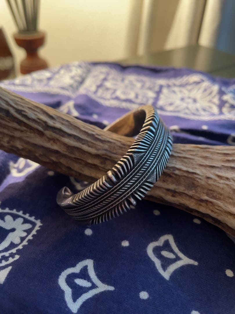 ロンべドニー バングル