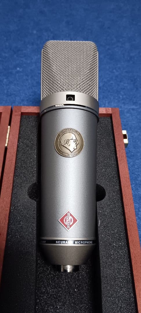 超美品　Neumann TLM67 ノイマン　 EA87付き　コンデンサーマイク