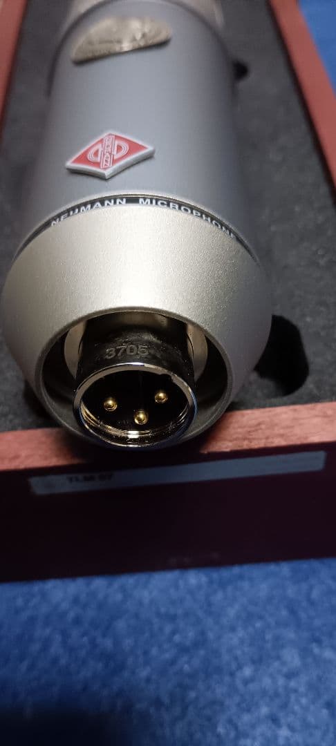 超美品　Neumann TLM67 ノイマン　 EA87付き　コンデンサーマイク