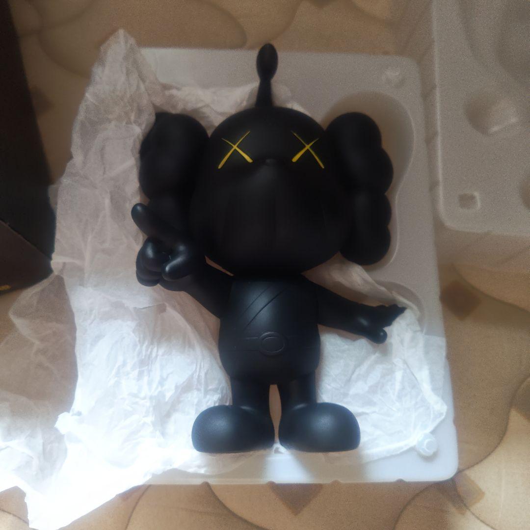 KAWS　オリジナルフェイクフィギュア